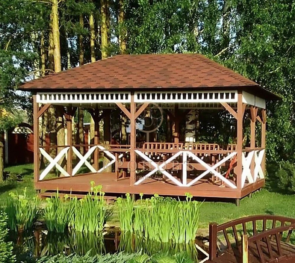 Беседка КРОНОВЪ — у пруда в лесу